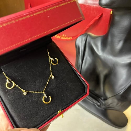 طقم كارتير سلسل مسمار وحلق