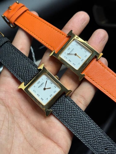 ساعات هرمز جلد ذهبي