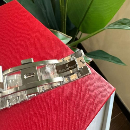 ساعه اوديمار بياجيه .بطاريه