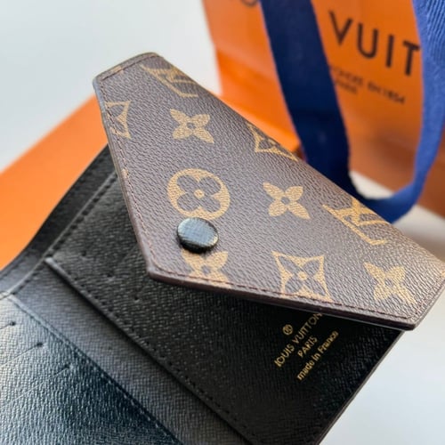 محفضه نسائي لويس فيتون