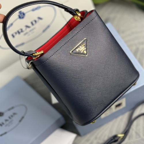 شنطه برادا نسائي كحلي