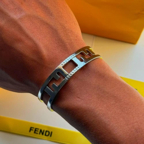 اسواره فندي فضي