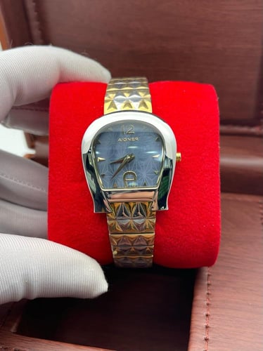 ساعه اقنر نسائي