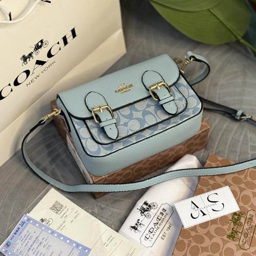 شنطه كوتش سماوي نسائي