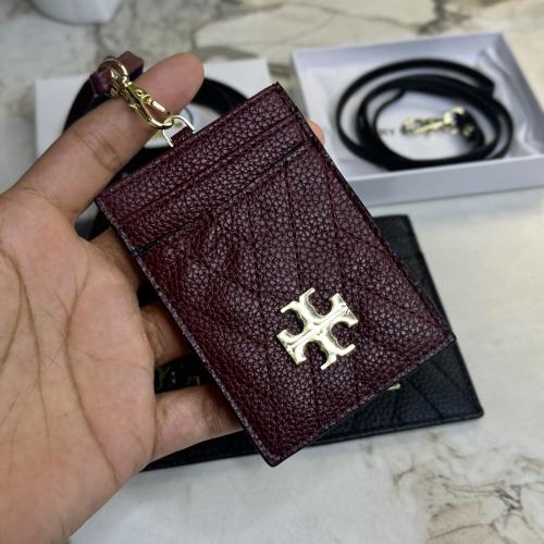 حامل بطايق توري بورش