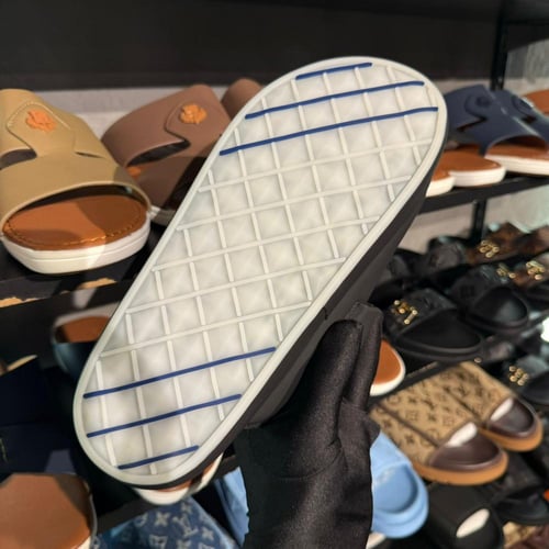 صندل برادا رجالي ماستر