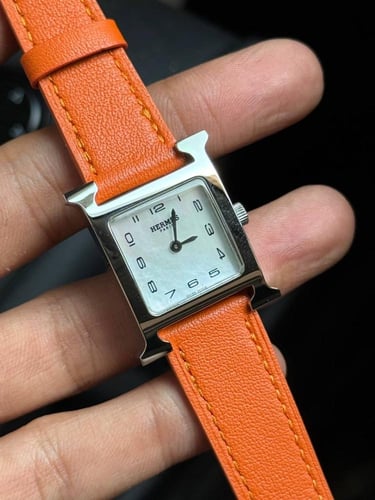 ساعات هرمز جلد فضي