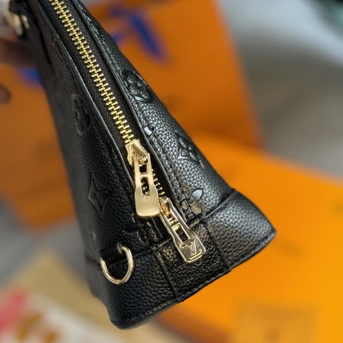 شنطه لويس فيتون نسائي اسود