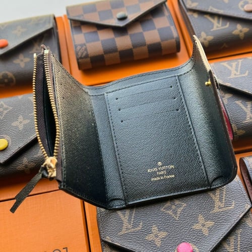 محفضه نسائي لويس فيتون