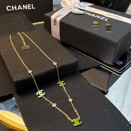 طقم سلسال مع حلق شانيل