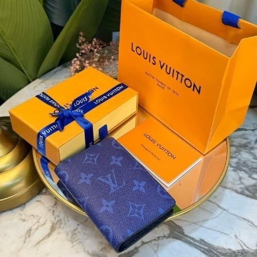 محفظة لويس فيتون