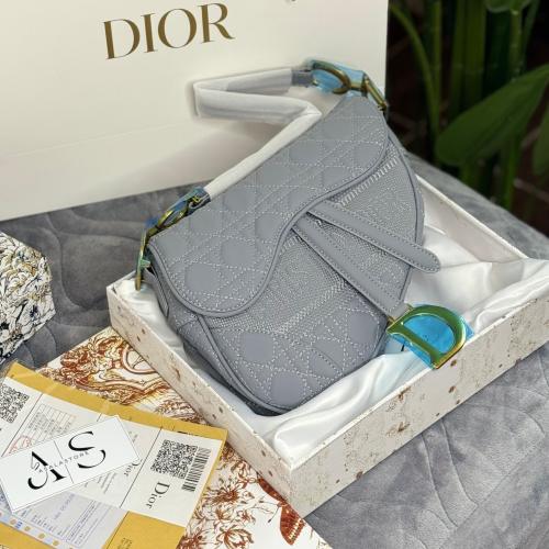 شنط ديور نسائي معا ملحقات