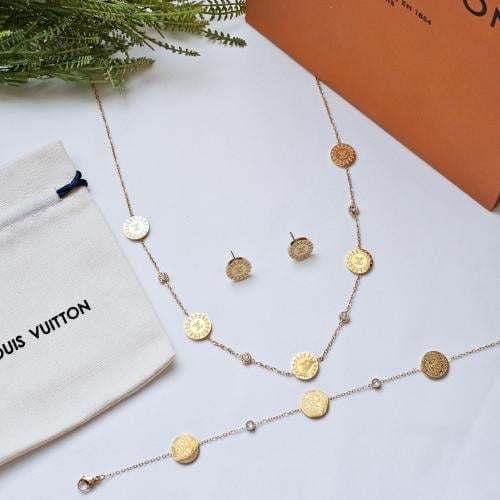 طقم لويس فيتون معا أسواره