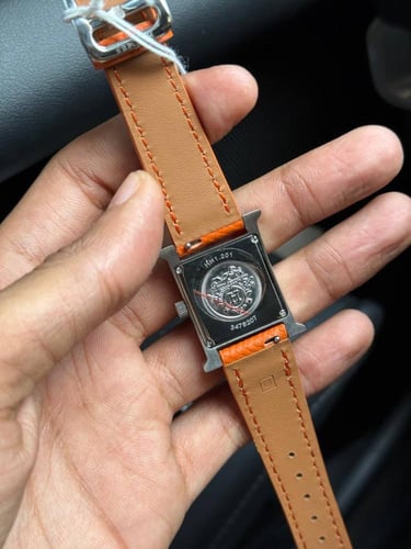 ساعات هرمز جلد فضي