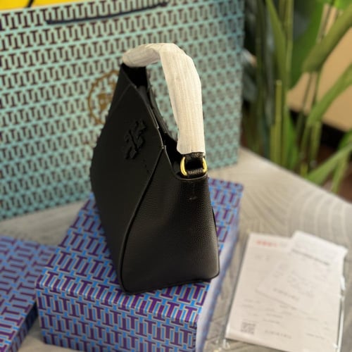 شنطه توري بورش نسائي اسود