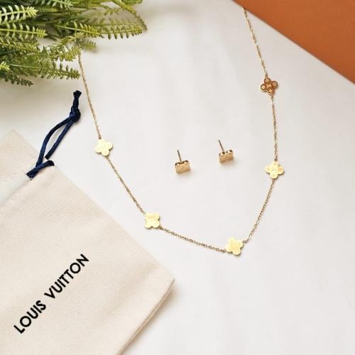 طقم سلسال مع حلق لويس فيتون