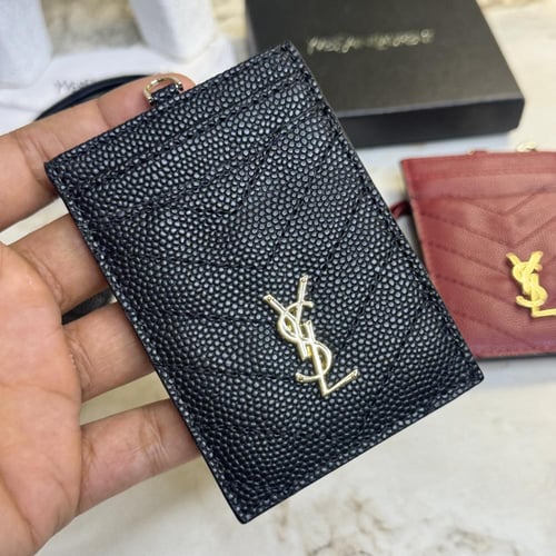 حامل بطايق سلوران