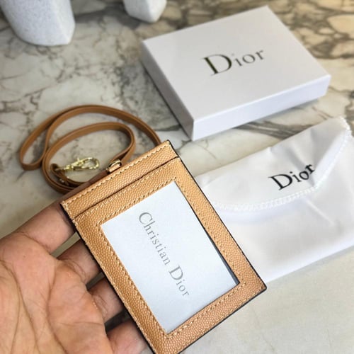 حامل بطايق ديور