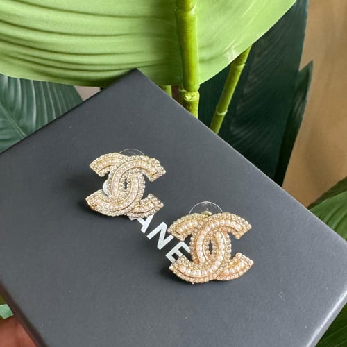 حلق شانيل ذهبي ماستر كولتي