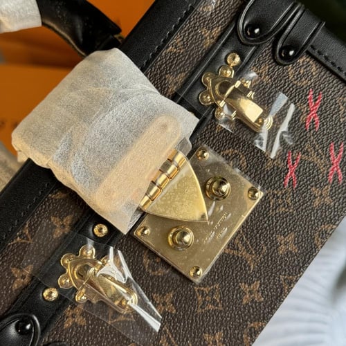 شنطه لويس فيتون نسائي