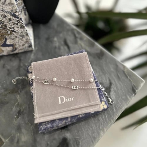 اسواره ديور مع لولو بلونين ذهبي فضي