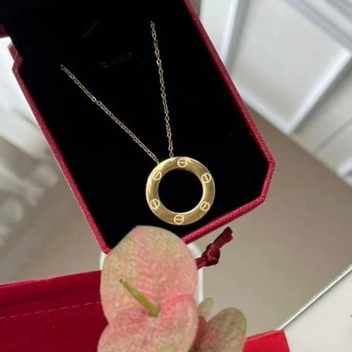 سلسال كارتير نسائي ذهبي