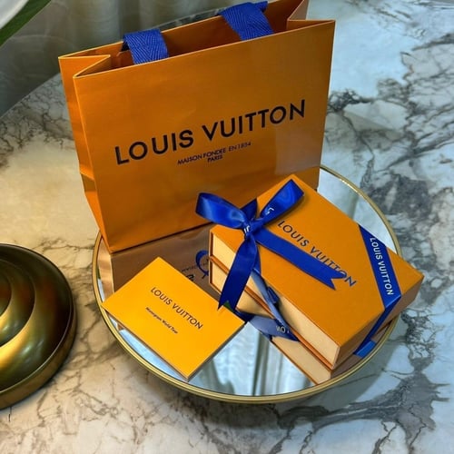 محفضه رجاليه /نسائي لويس فيتون بني