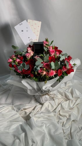 باقـه ورد وإكسسوار