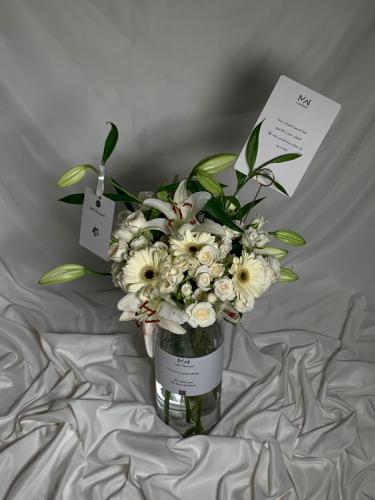 فازة الزنبق الفاخر