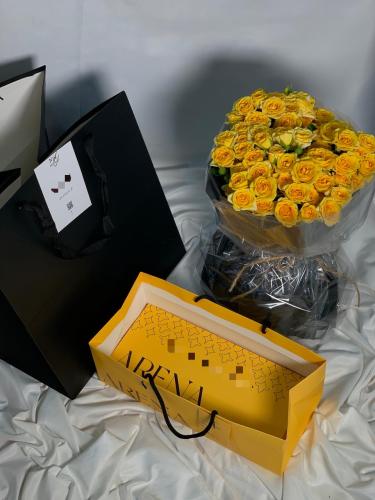 باقة ورد مع تشوكلت أرينا