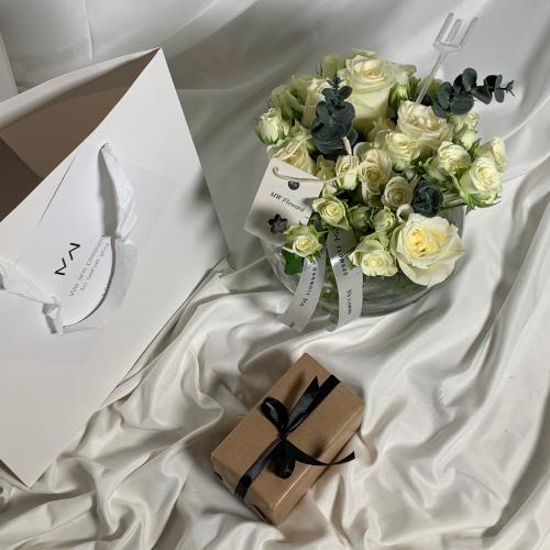 فازة ورد النقاء بالإضافة لعطر ماتش