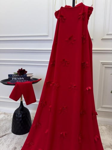 فستان احمر مميز