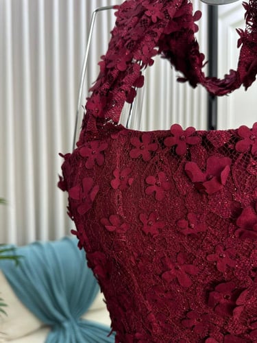 فستان سهرة خمري مميز