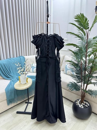 فستان اسود انيق