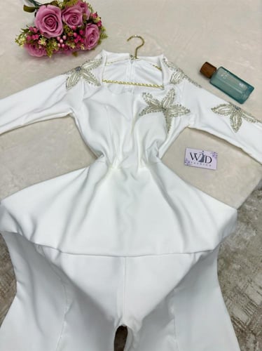 جمبسوت العيد أنيق بتصميم راقٍ وتطريز فاخر