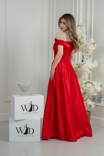 فستان فخامة اللؤلؤ والأحمر