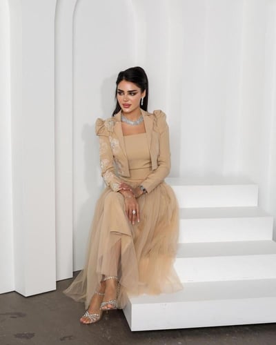 فستان العيد مع جاكيت فخم