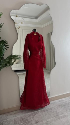 فستان احمر دانتيل