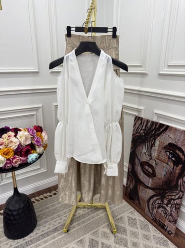 بدله انيق تنوره وبلوزه