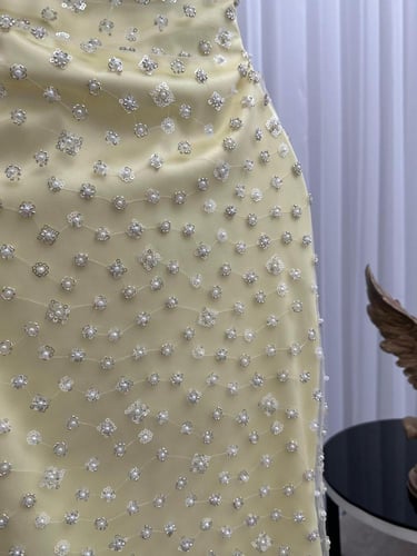 فستان اصفر فخم