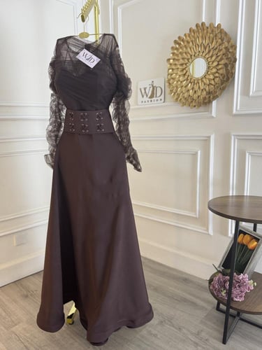 فستان موكا فخم باكمام تل مع حزام