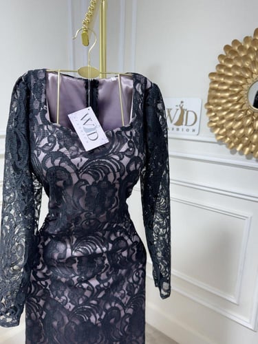 فستان دانتيل اسود مبطن