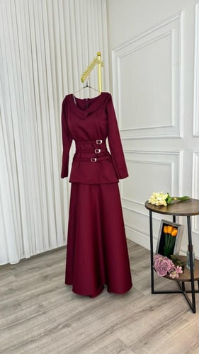 فستان برغندي فخم