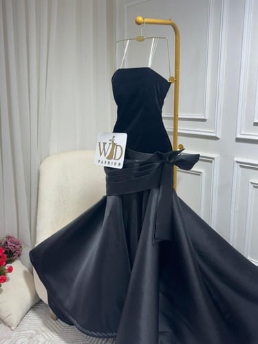 فستان جوخ دبل كلوش