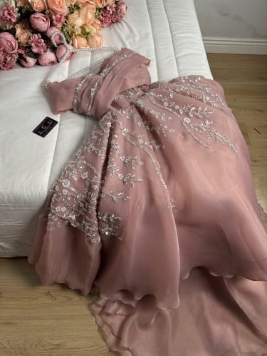 فستان الترند الجديد 2024