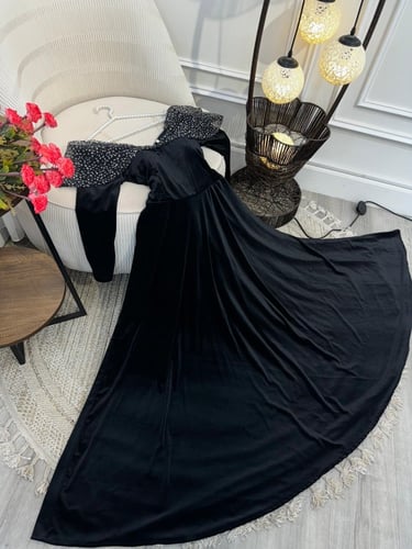فستان اسود انيق وجذاب
