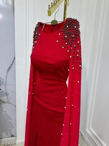 فستان شهد الشمري ثلاث الوان احمر - ازرق - اسود