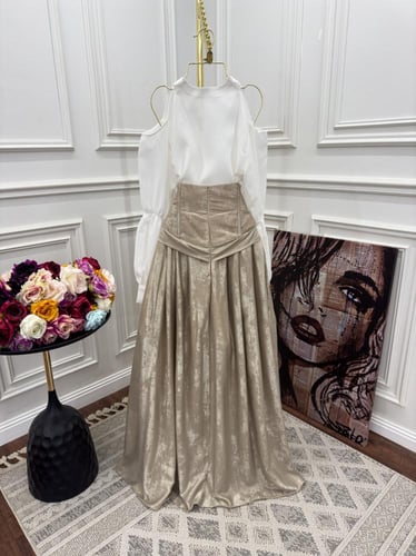 بدله انيق تنوره وبلوزه