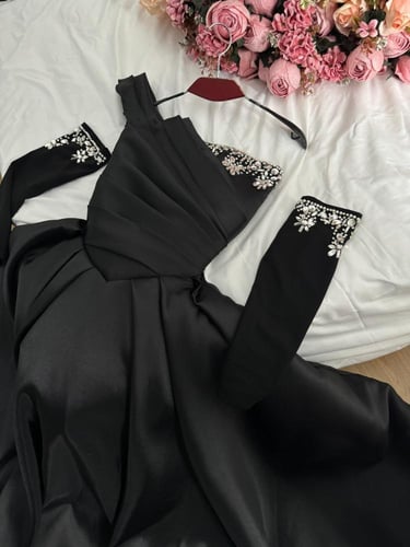 فستان مميز لونين اسود - عودي