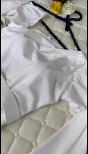 فستان العيد ابيض رهيب للسن المحير